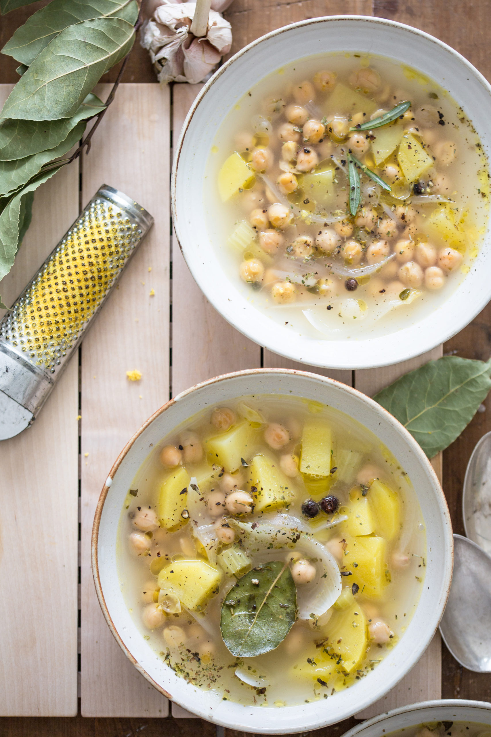 Griechische Zitronen – Kichererbsen Suppe